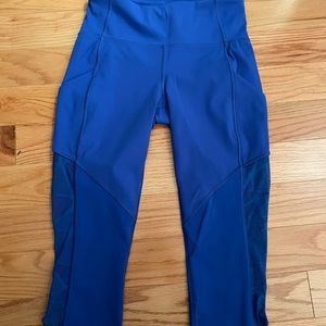 Lululemon Goal Crusher Crop lace mesh legs and waist 
Harbor Blue 6